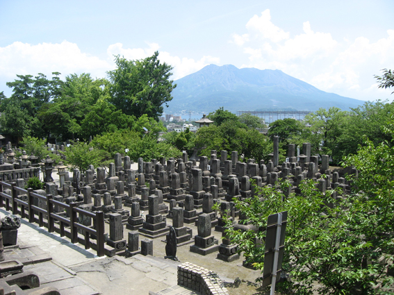 西郷隆盛～西南戦争に散った私学校生徒と眠る 石の世界がグッと